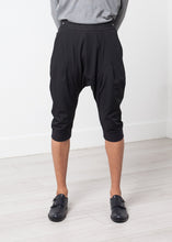 Load image into Gallery viewer, Woven Bermuda Short
