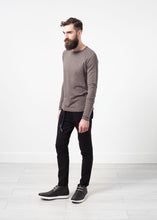 Load image into Gallery viewer, Daris Tee in Olive
