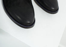 Load image into Gallery viewer, Sassolo Oxford in Black
